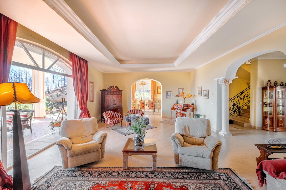 7 Bed Finca - Cortijo in Estepona