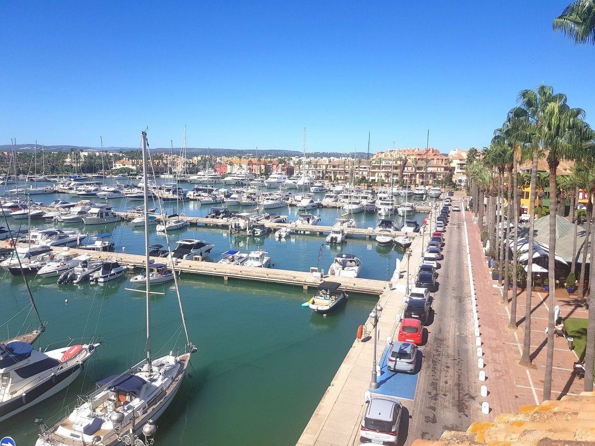 4 Bed Penthouse in Sotogrande Marina