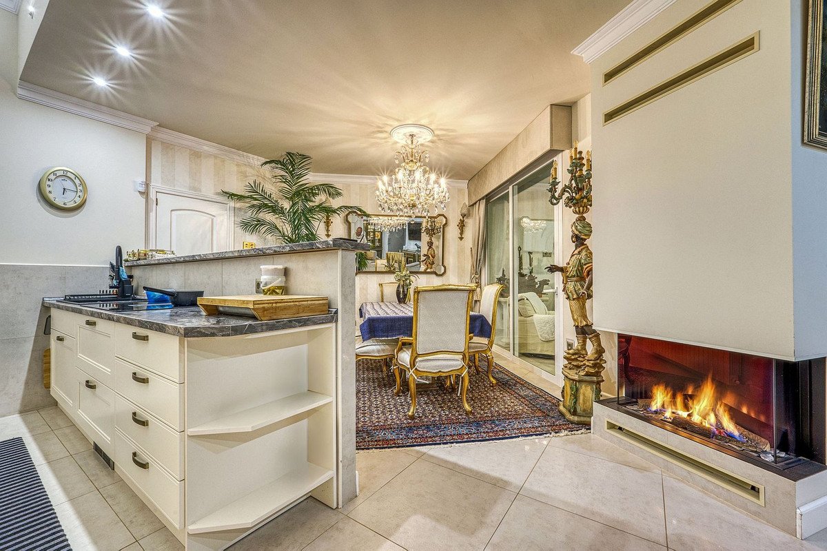 6 Bed Detached Villa in Hacienda Las Chapas