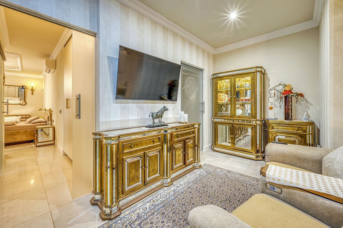 6 Bed Detached Villa in Hacienda Las Chapas