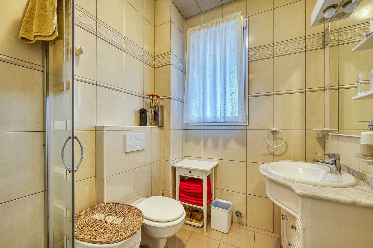 6 Bed Detached Villa in Hacienda Las Chapas