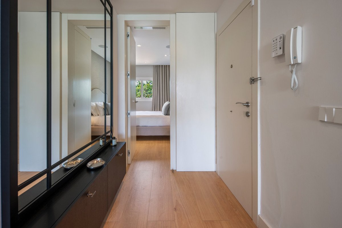 3 Bed Middle Floor Apartment in The Golden Mile