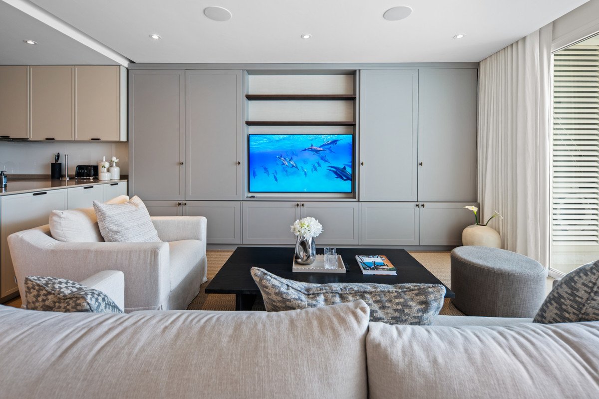 3 Bed Middle Floor Apartment in The Golden Mile