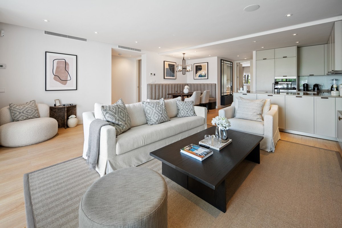 3 Bed Middle Floor Apartment in The Golden Mile