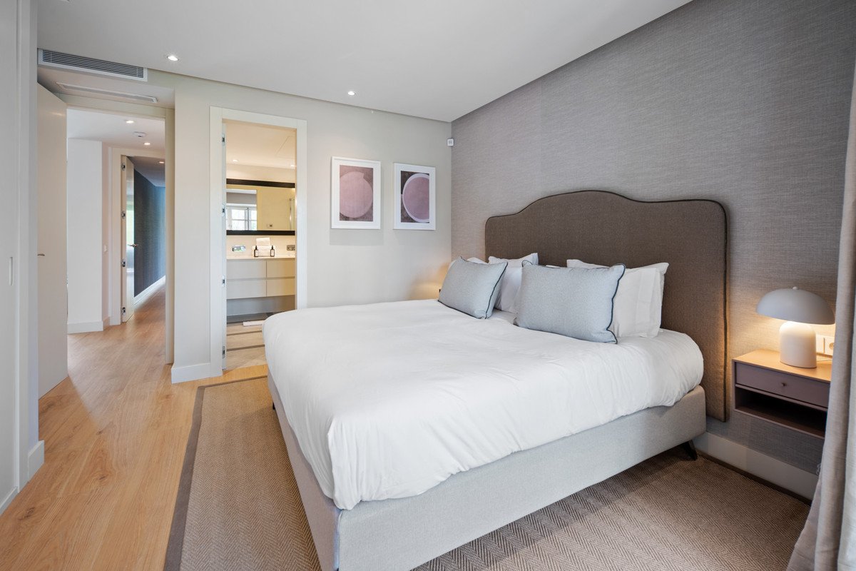 3 Bed Middle Floor Apartment in The Golden Mile