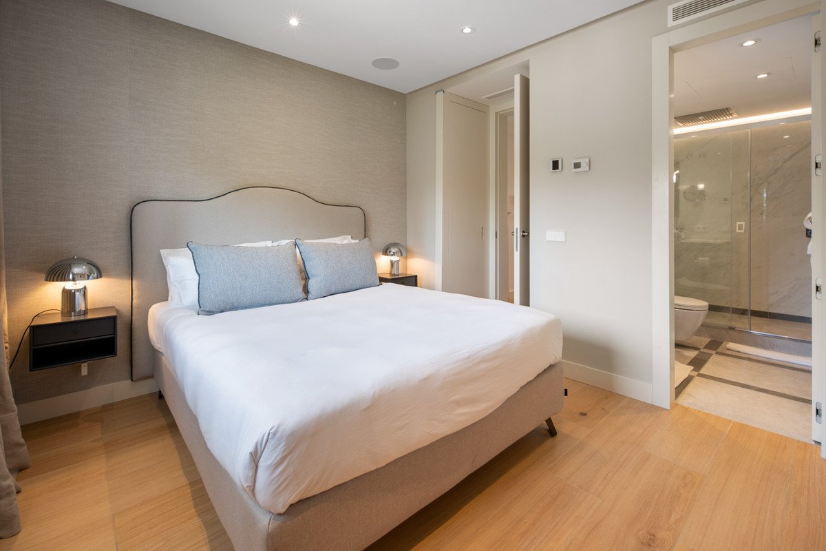 3 Bed Middle Floor Apartment in The Golden Mile