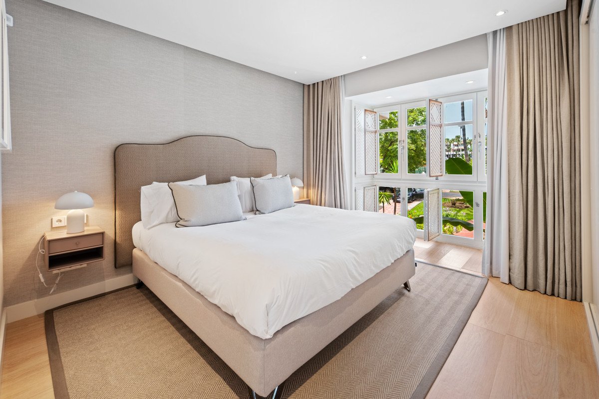 3 Bed Middle Floor Apartment in The Golden Mile