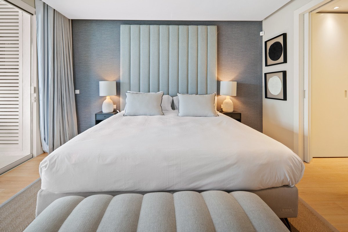 3 Bed Middle Floor Apartment in The Golden Mile