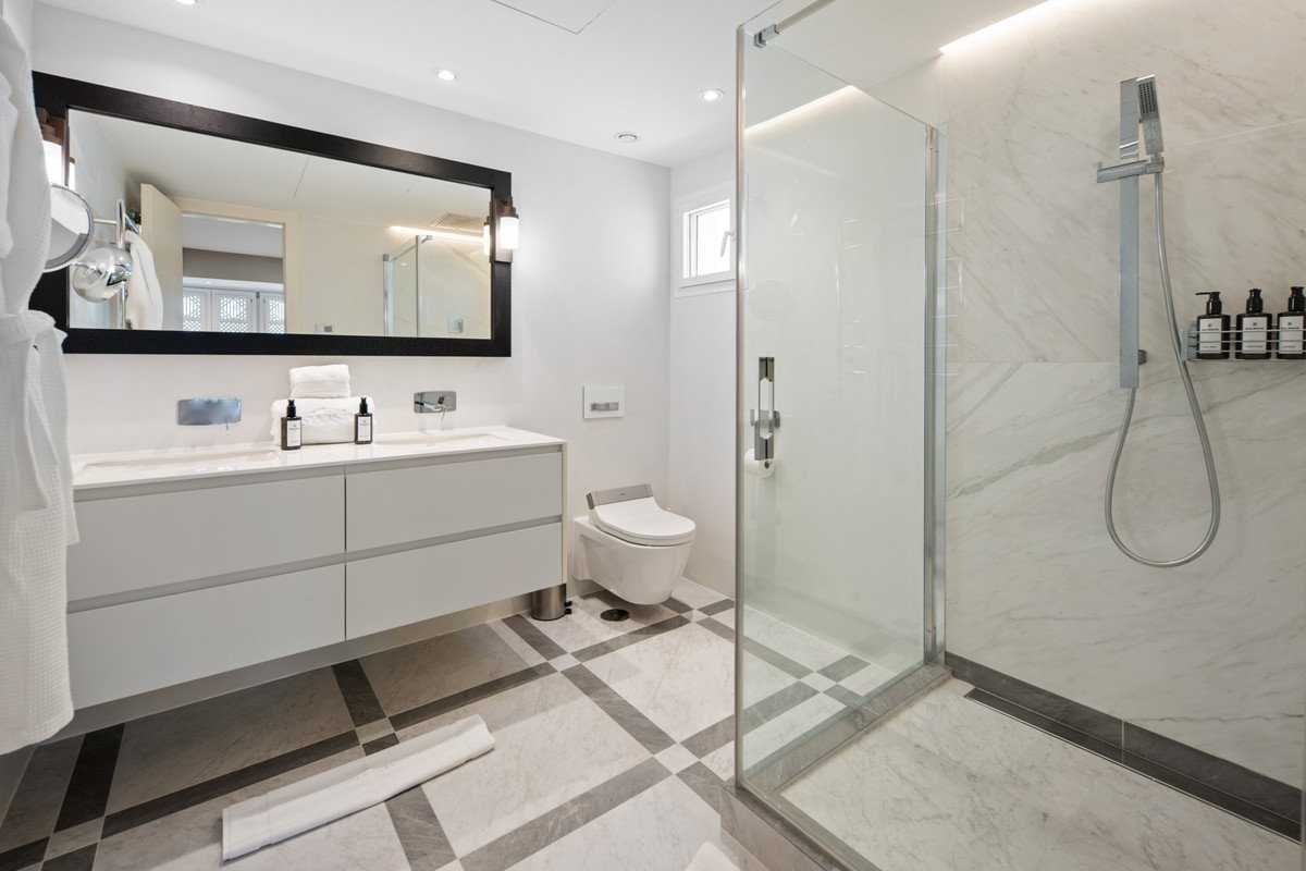3 Bed Middle Floor Apartment in The Golden Mile
