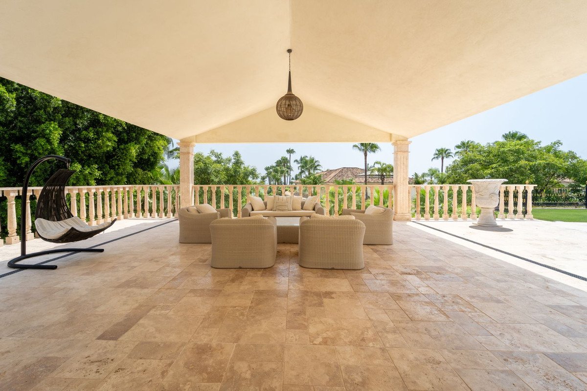 10 Bed Detached Villa in Sierra Blanca