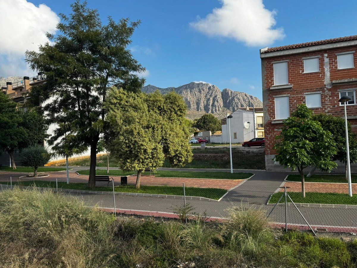 2 Bed Townhouse in Beniarbeig