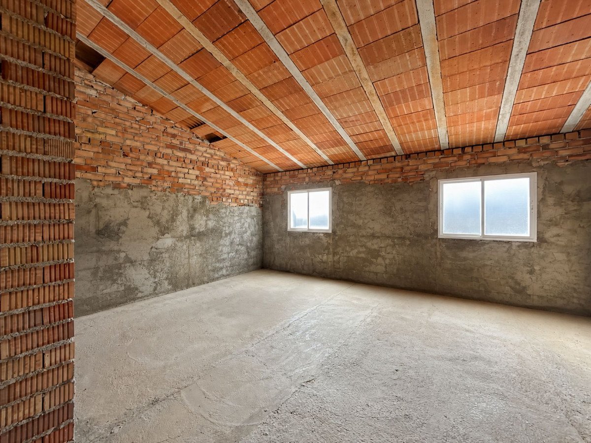 2 Bed Semi-Detached House in Málaga