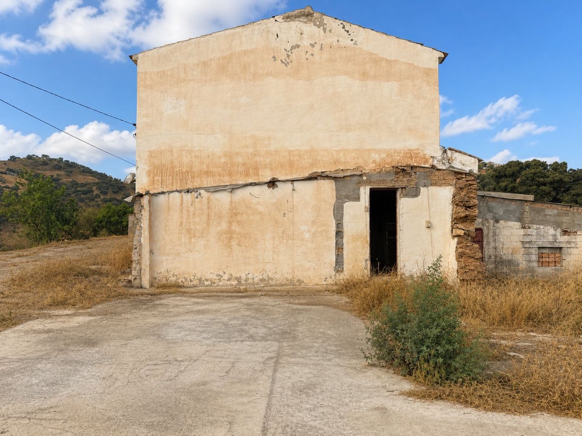 2 Bed Semi-Detached House in Málaga