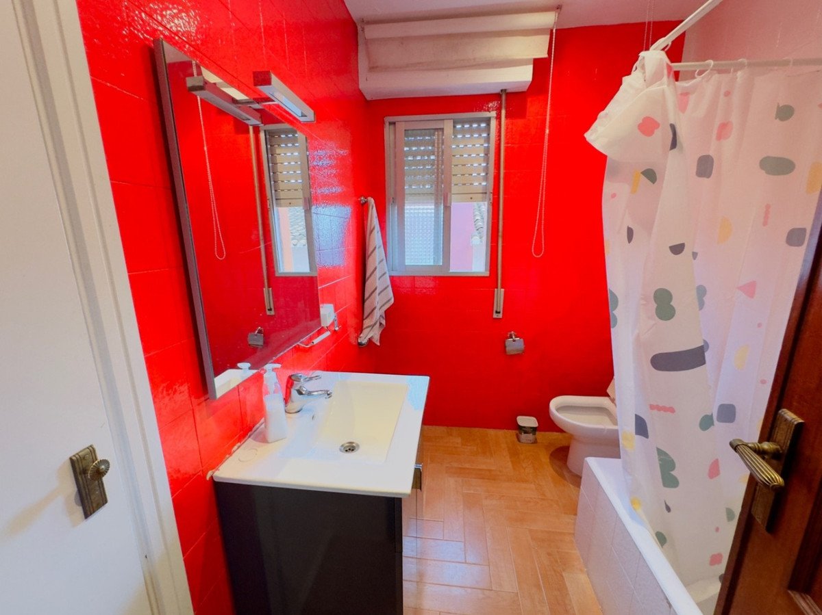 4 Bed Middle Floor Apartment in Pedreguer