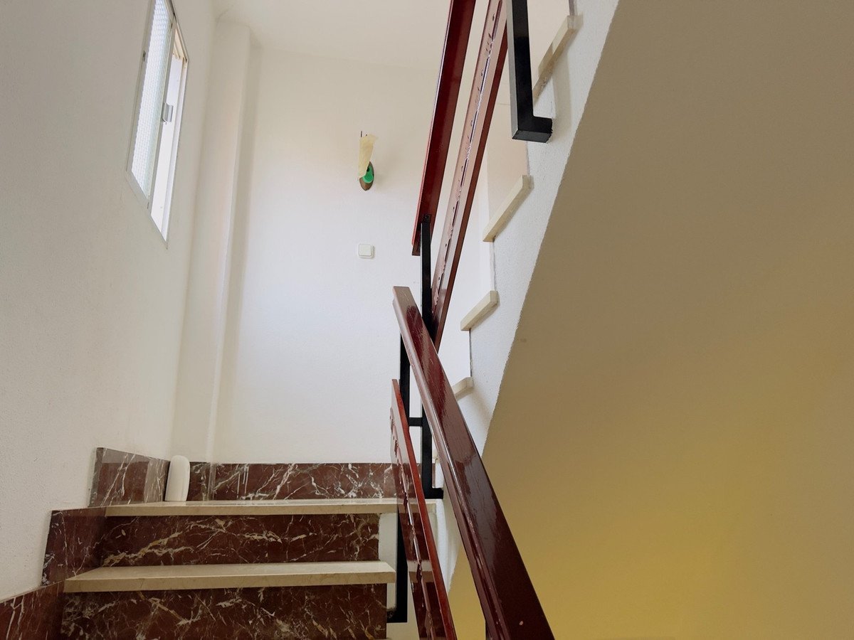 4 Bed Middle Floor Apartment in Pedreguer