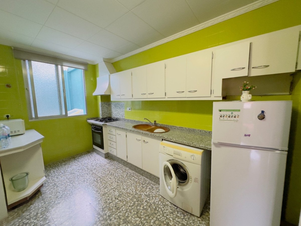 4 Bed Middle Floor Apartment in Pedreguer