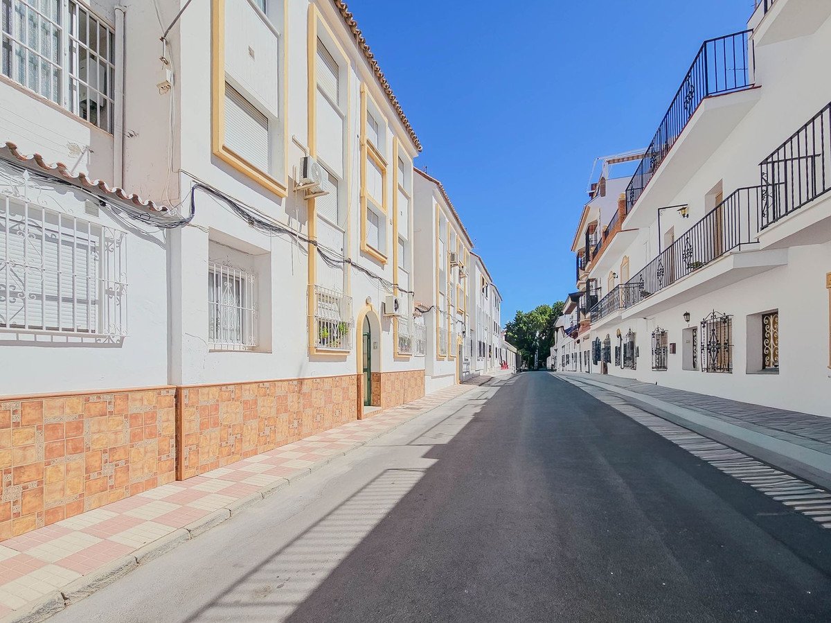 3 Bed Top Floor Apartment in Alhaurín el Grande