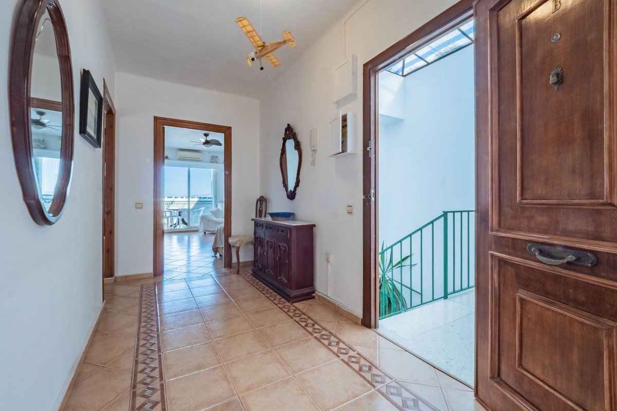 3 Bed Top Floor Apartment in Alhaurín el Grande