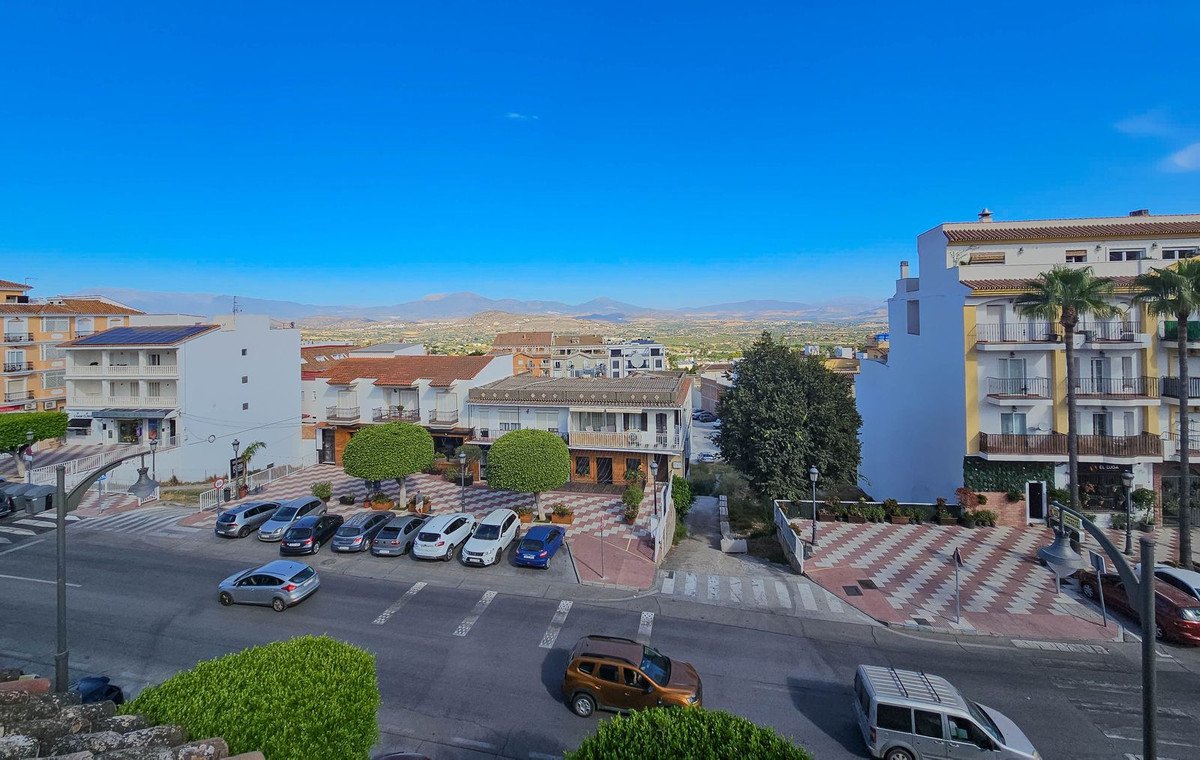 3 Bed Top Floor Apartment in Alhaurín el Grande