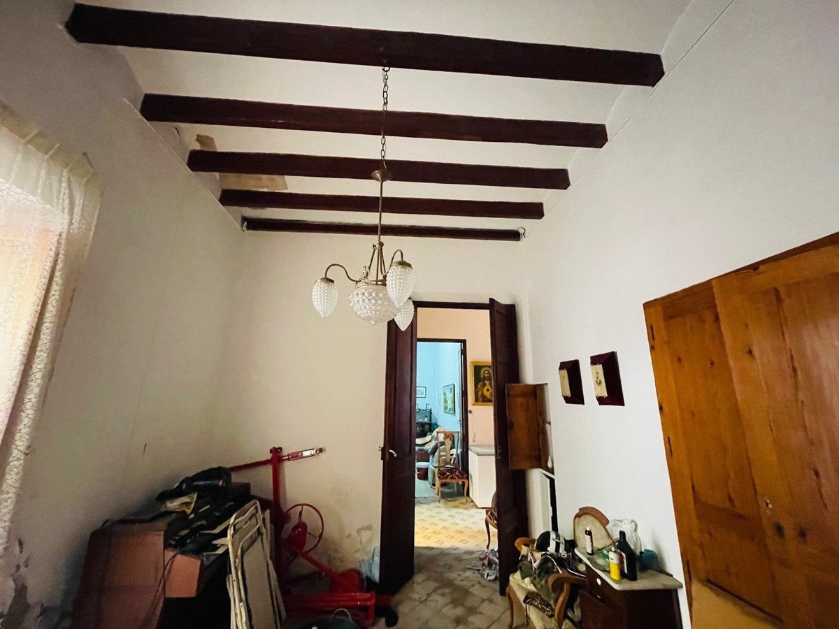 7 Bed Townhouse in El Vergel