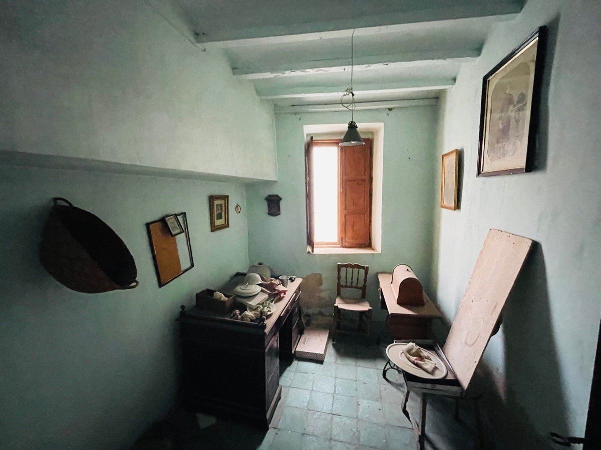 7 Bed Townhouse in El Vergel