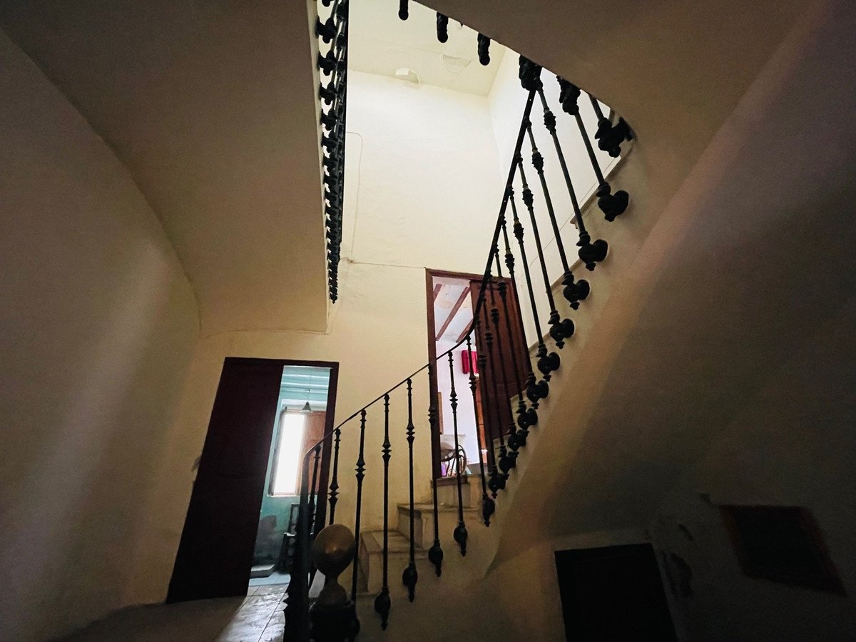 7 Bed Townhouse in El Vergel