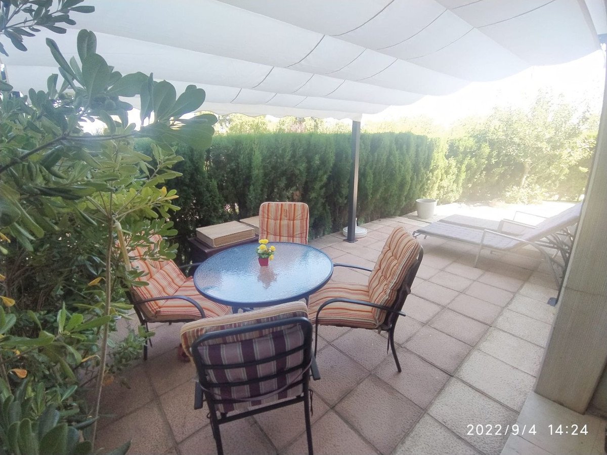 2 Bed Ground Floor Apartment in El Vergel