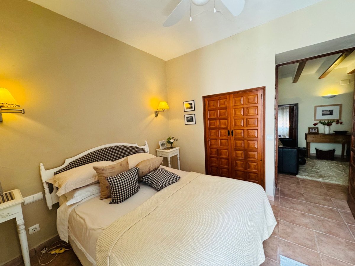 4 Bed Townhouse in Tormos