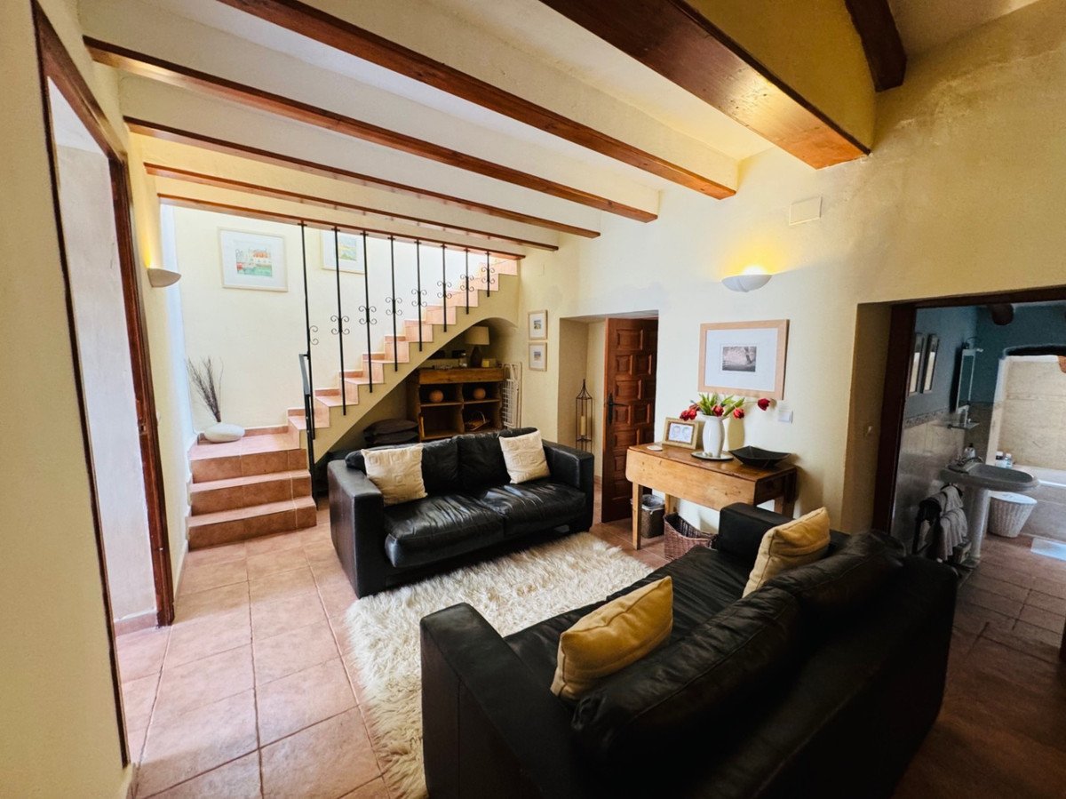 4 Bed Townhouse in Tormos
