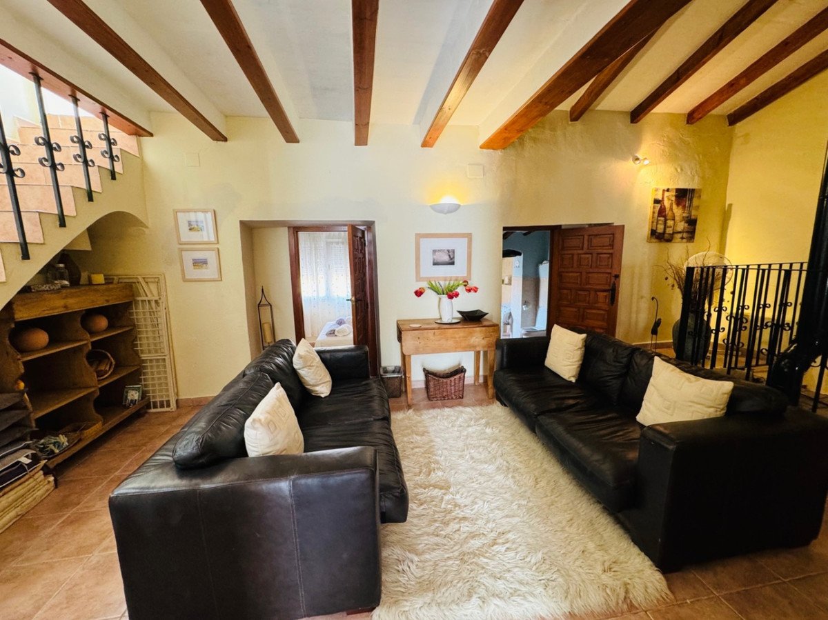 4 Bed Townhouse in Tormos