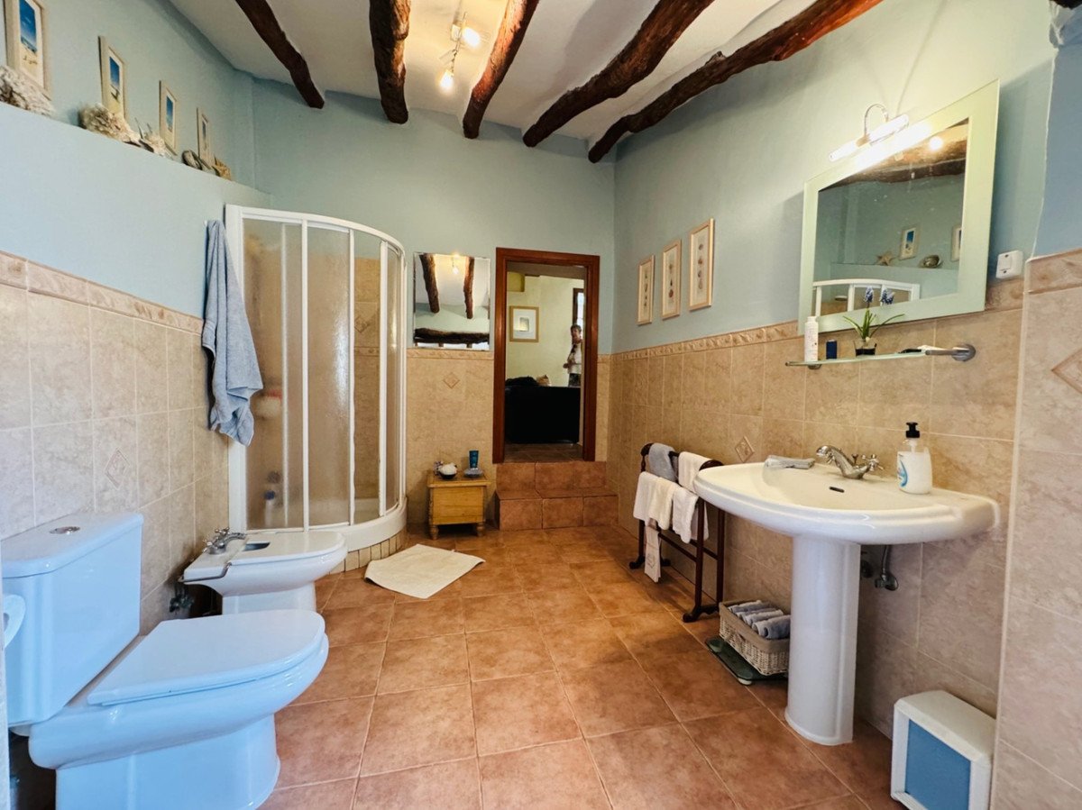 4 Bed Townhouse in Tormos