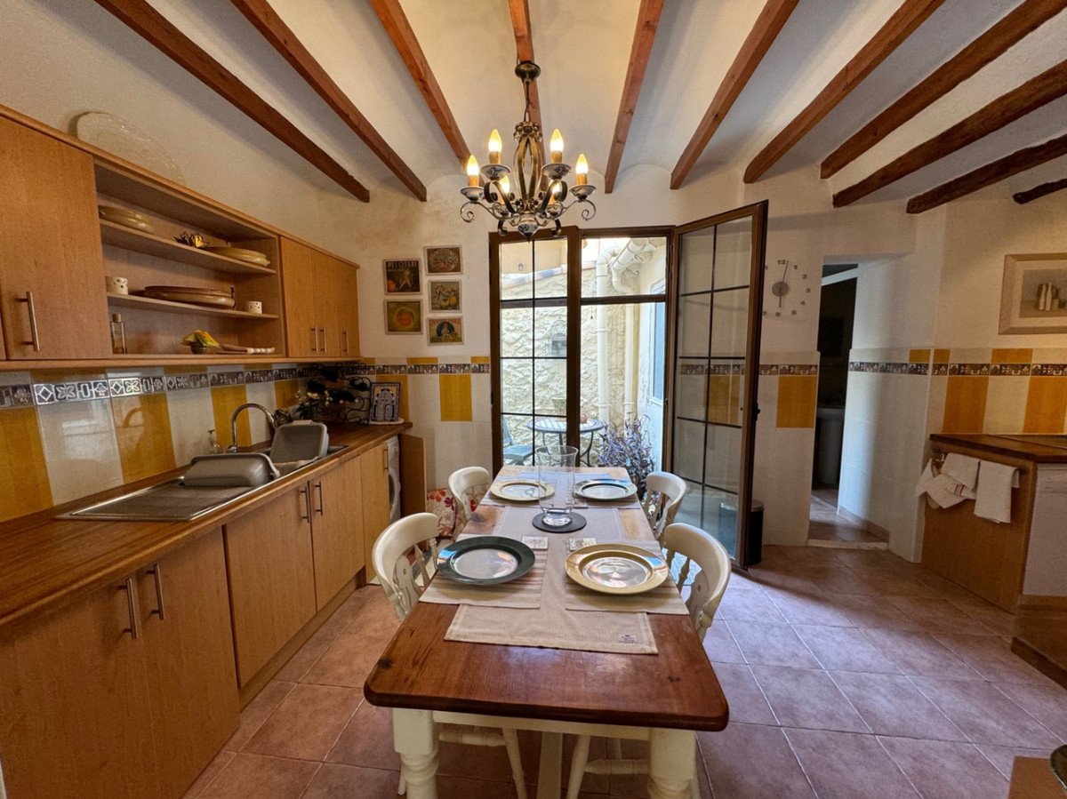 4 Bed Townhouse in Tormos