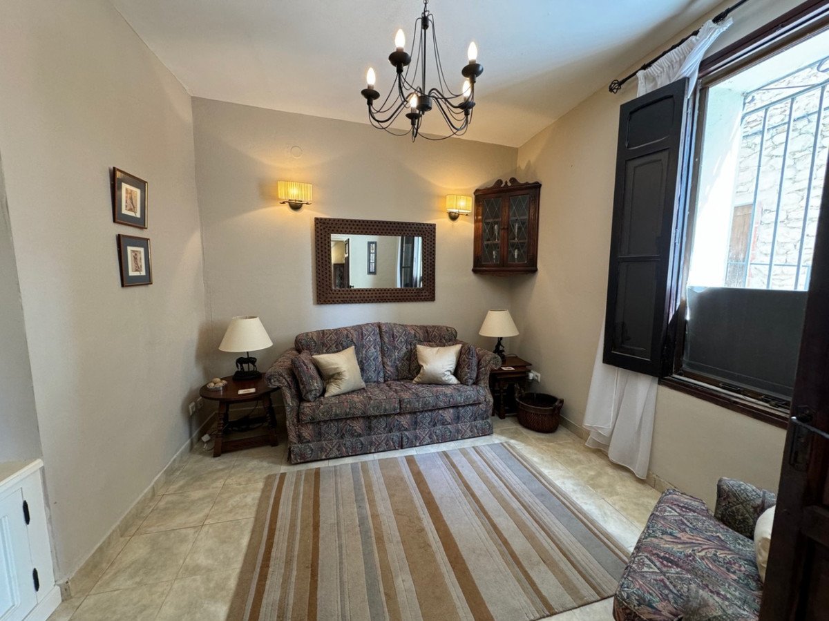 4 Bed Townhouse in Tormos
