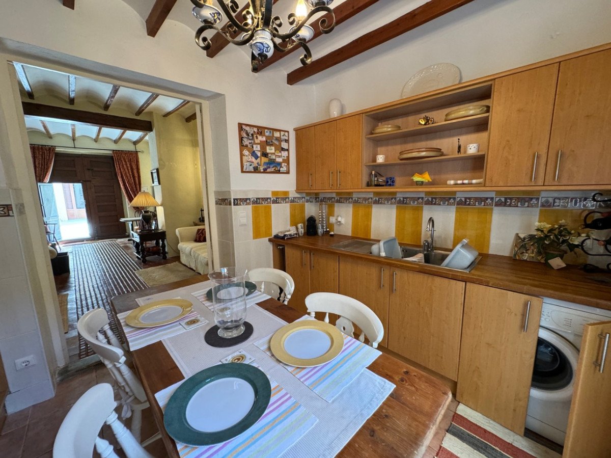 4 Bed Townhouse in Tormos