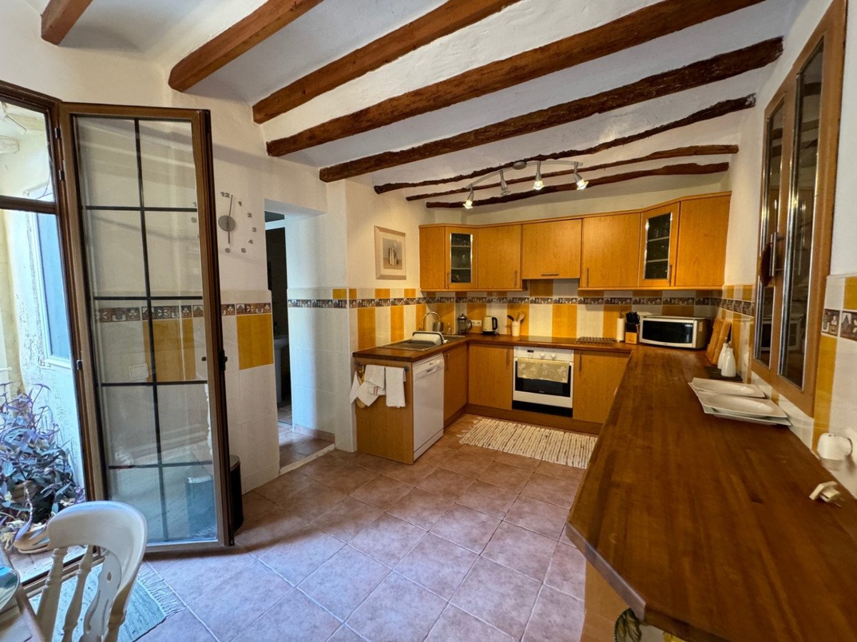4 Bed Townhouse in Tormos