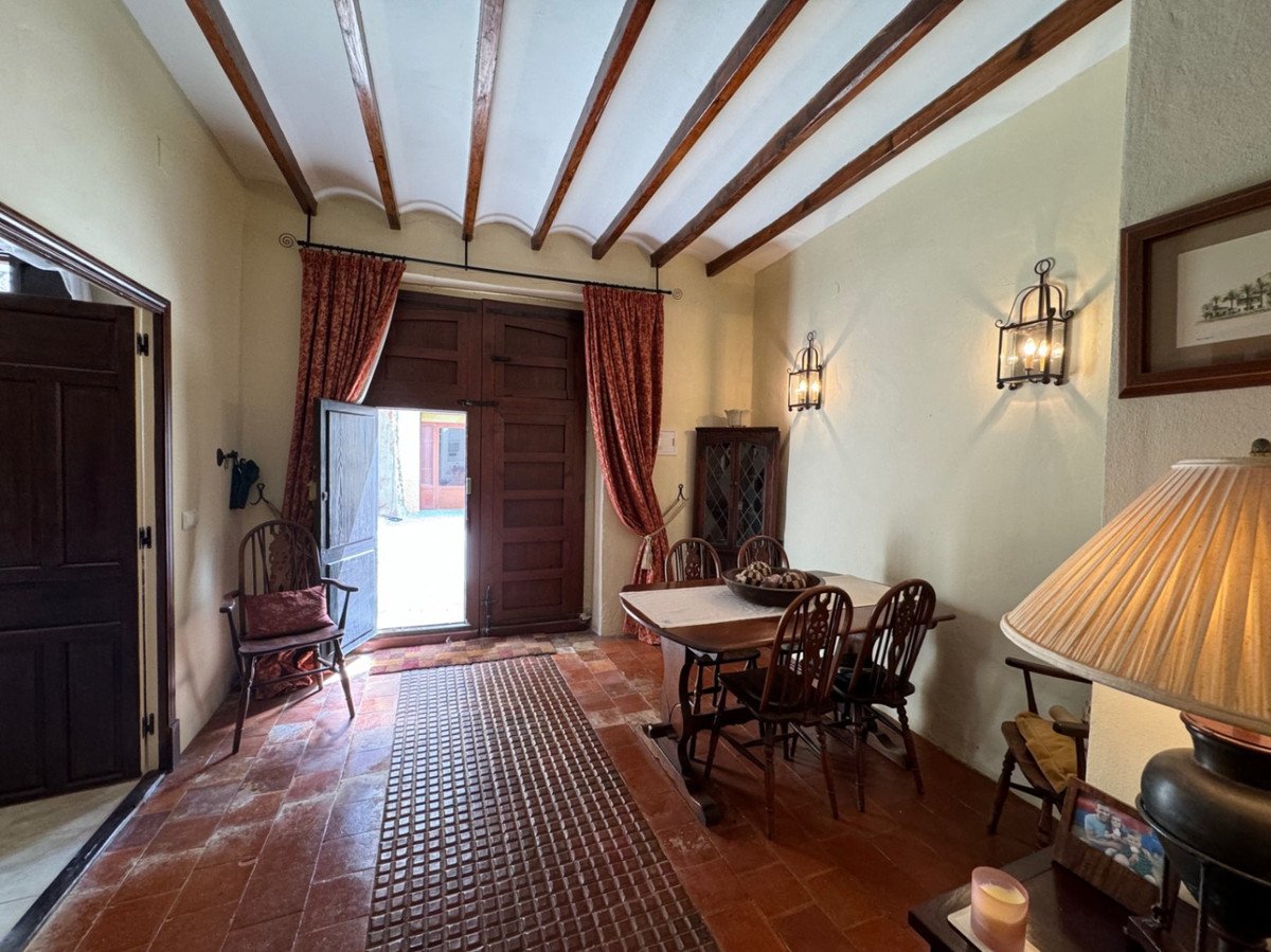 4 Bed Townhouse in Tormos