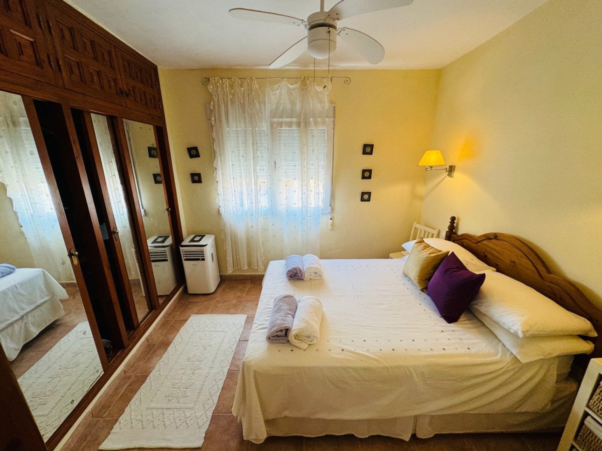 4 Bed Townhouse in Tormos