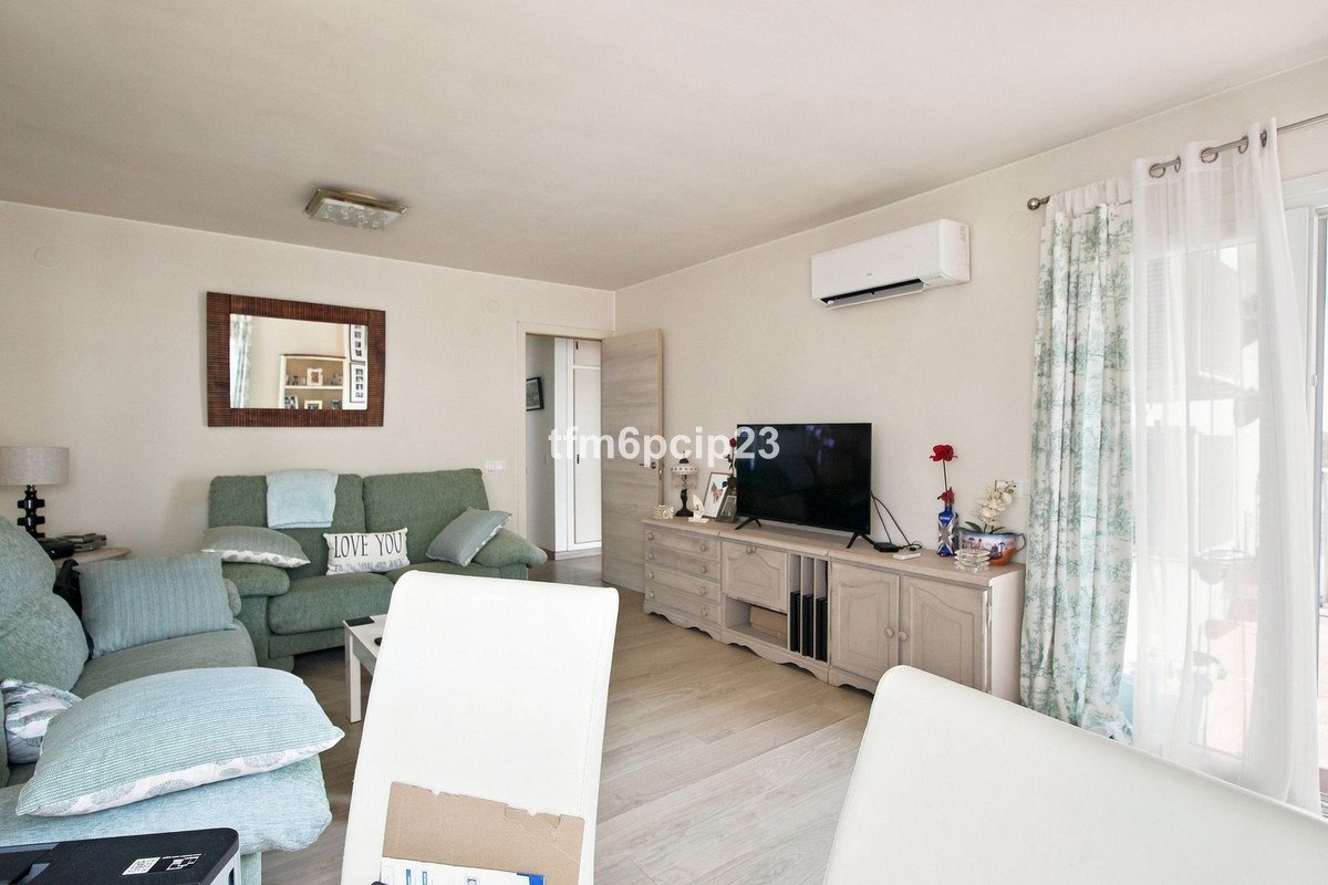 3 Bed Middle Floor Apartment in San Luis de Sabinillas