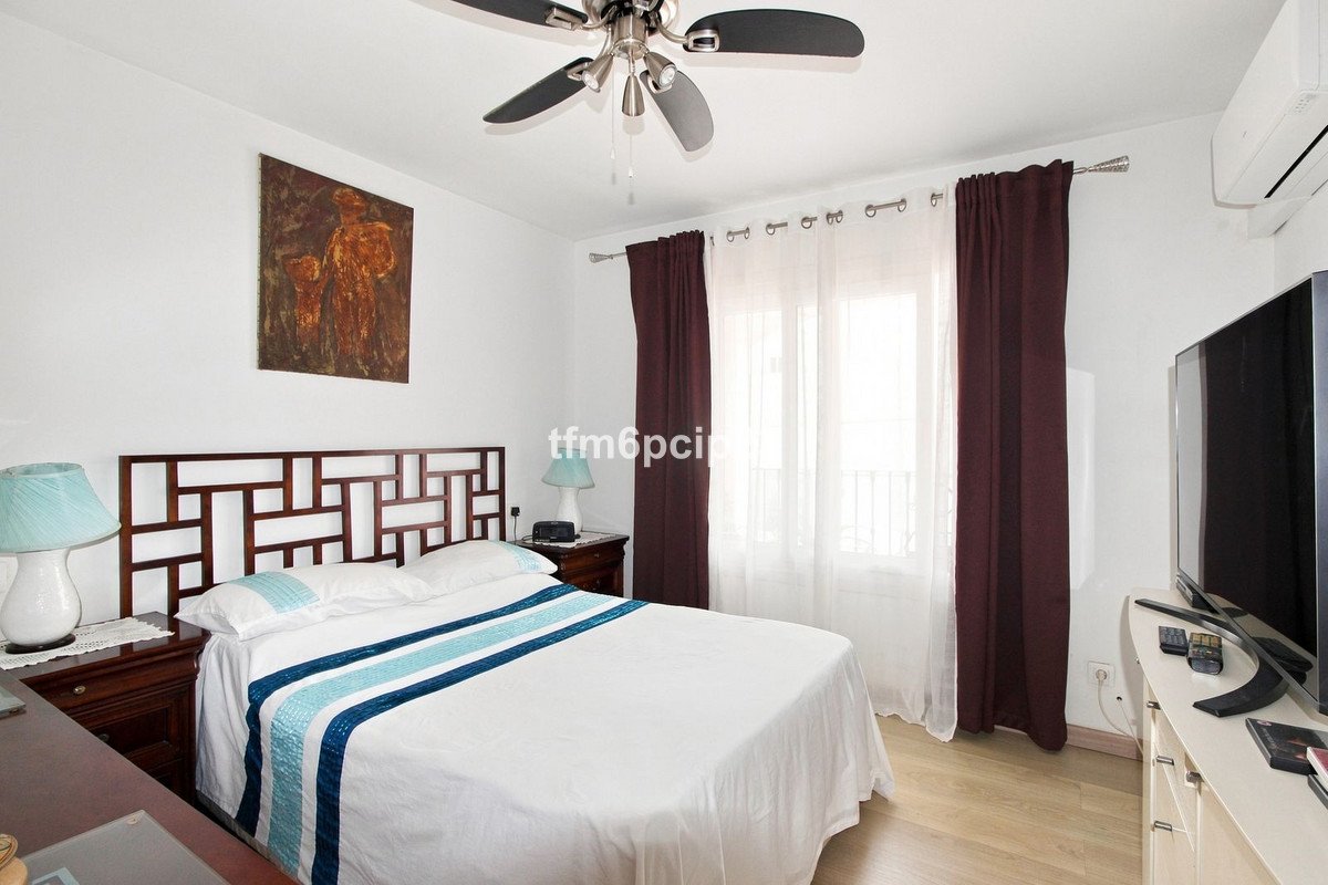 3 Bed Middle Floor Apartment in San Luis de Sabinillas