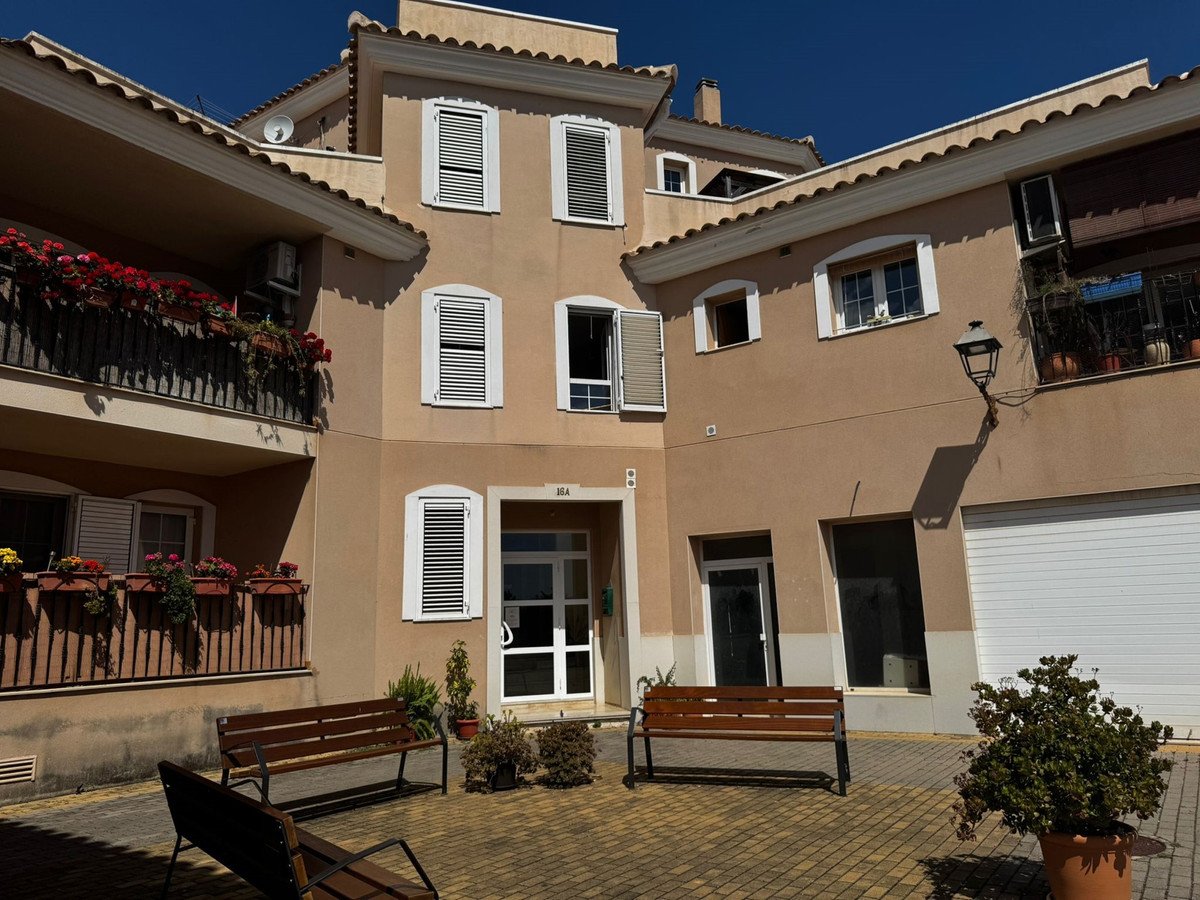 3 Bed Ground Floor Apartment in Jesús Pobre