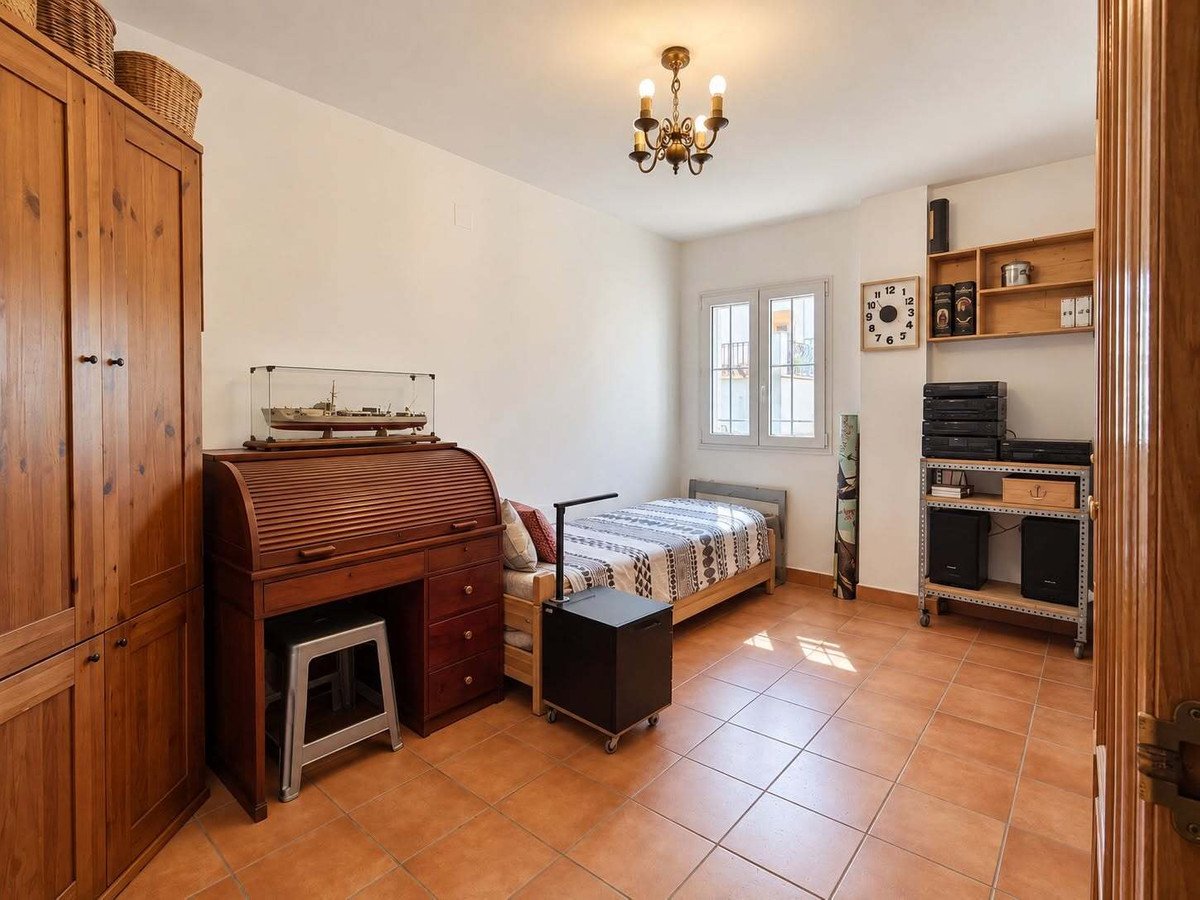 3 Bed Ground Floor Apartment in Jesús Pobre