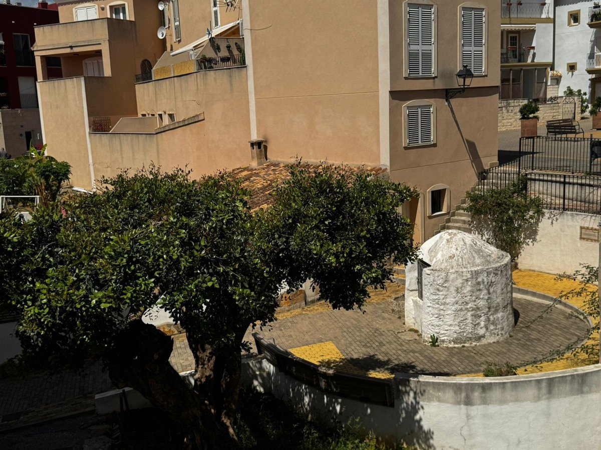 3 Bed Ground Floor Apartment in Jesús Pobre
