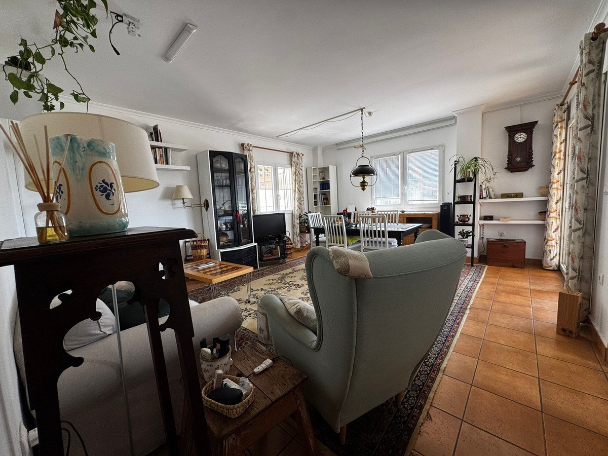 3 Bed Ground Floor Apartment in Jesús Pobre