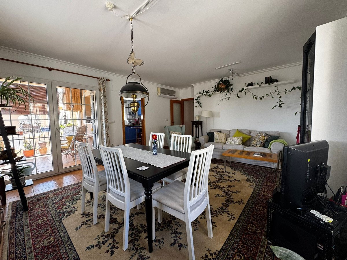 3 Bed Ground Floor Apartment in Jesús Pobre
