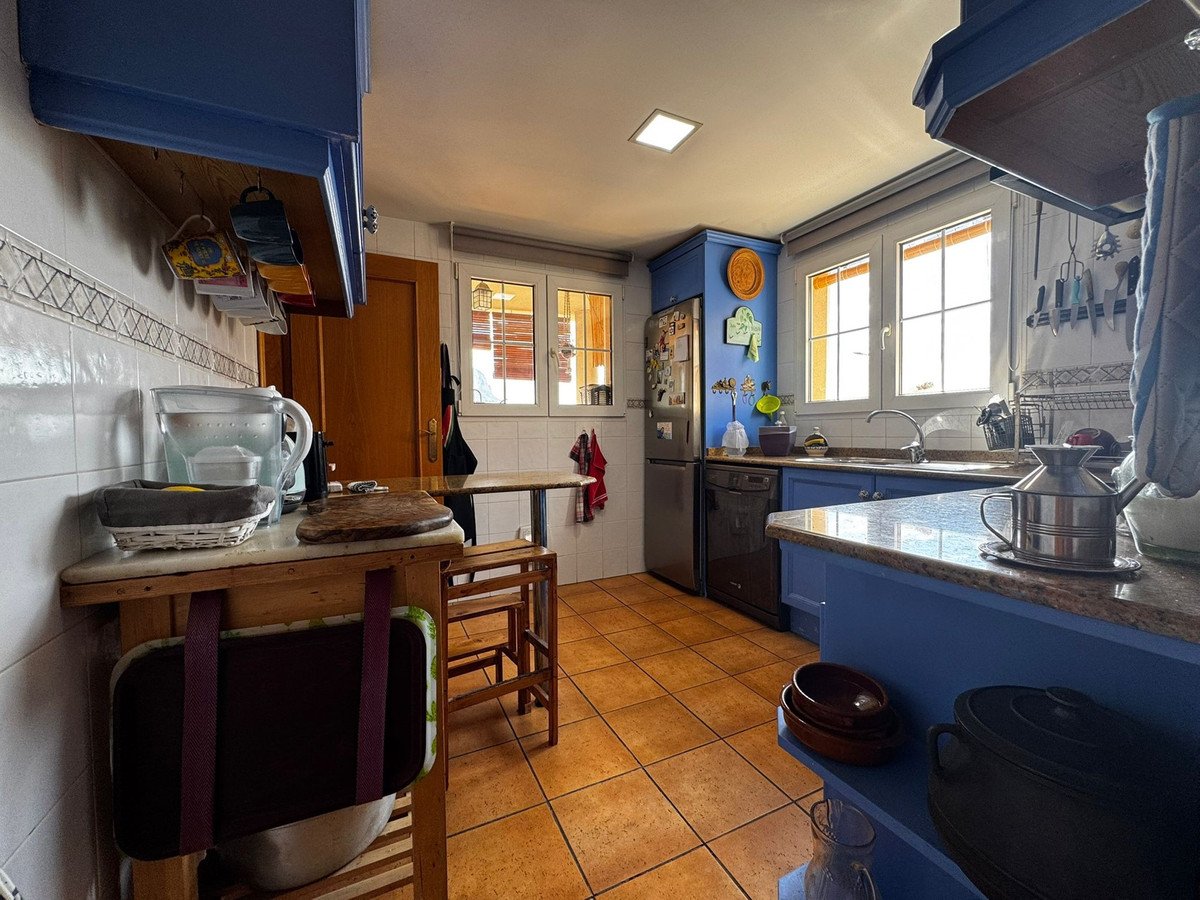 3 Bed Ground Floor Apartment in Jesús Pobre