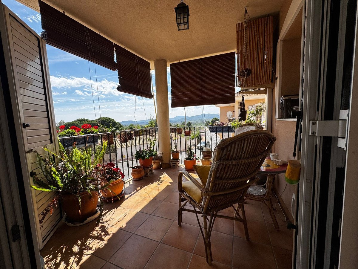 3 Bed Ground Floor Apartment in Jesús Pobre