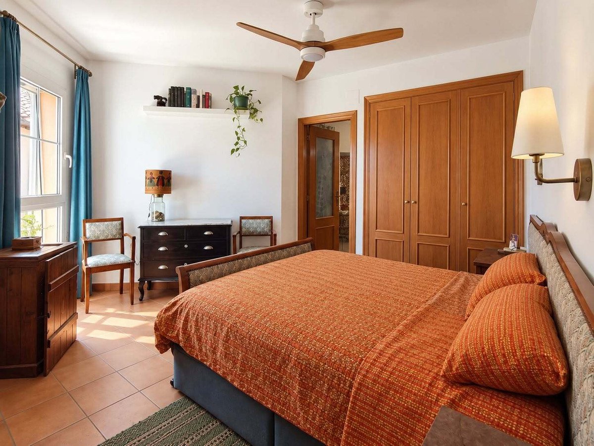 3 Bed Ground Floor Apartment in Jesús Pobre