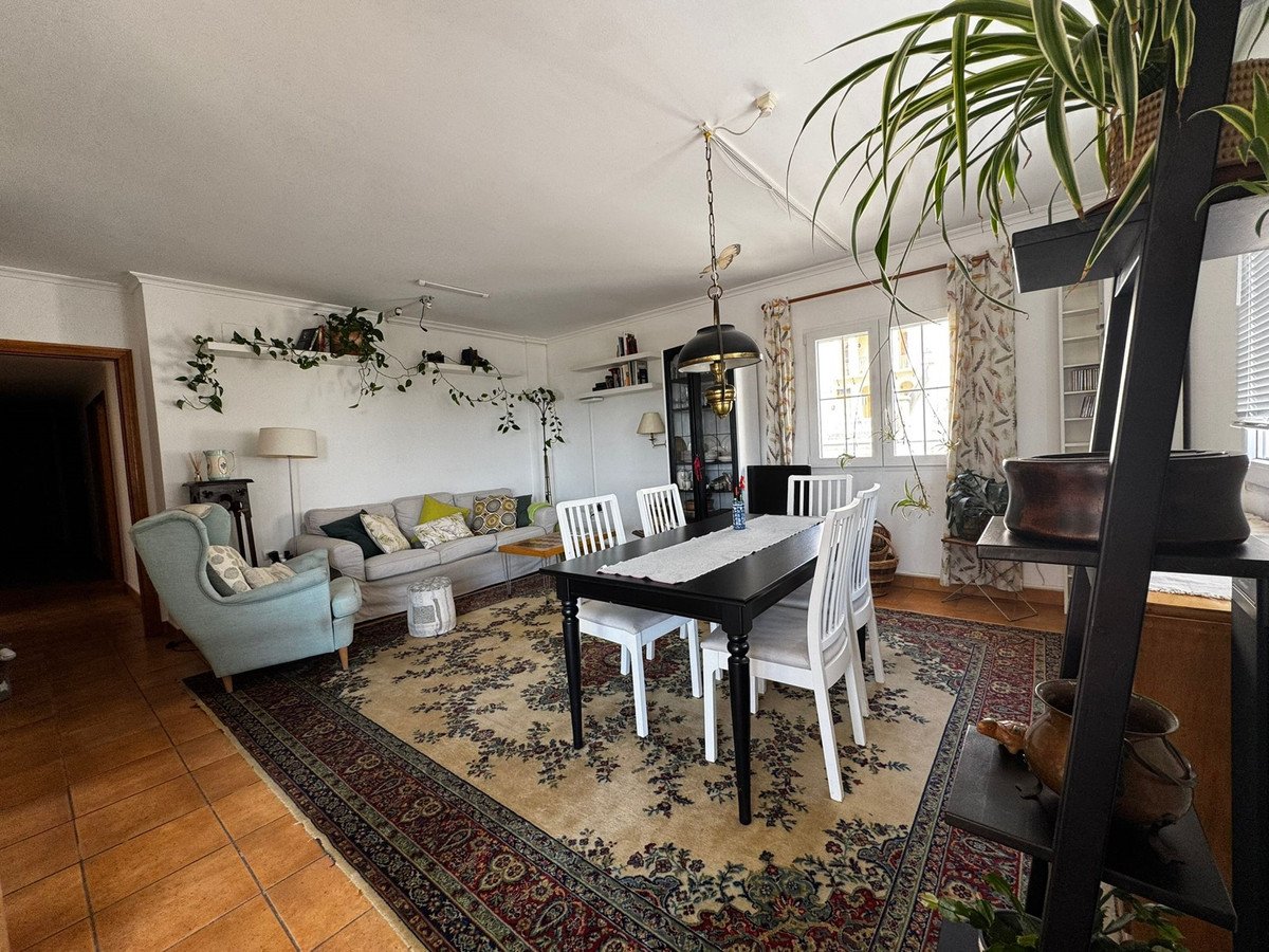 3 Bed Ground Floor Apartment in Jesús Pobre