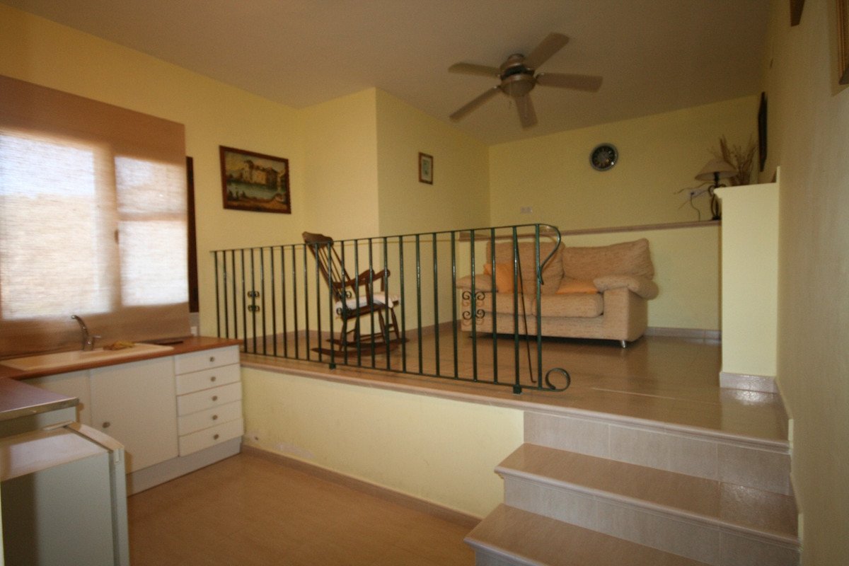 4 Bed Detached Villa in Pedreguer
