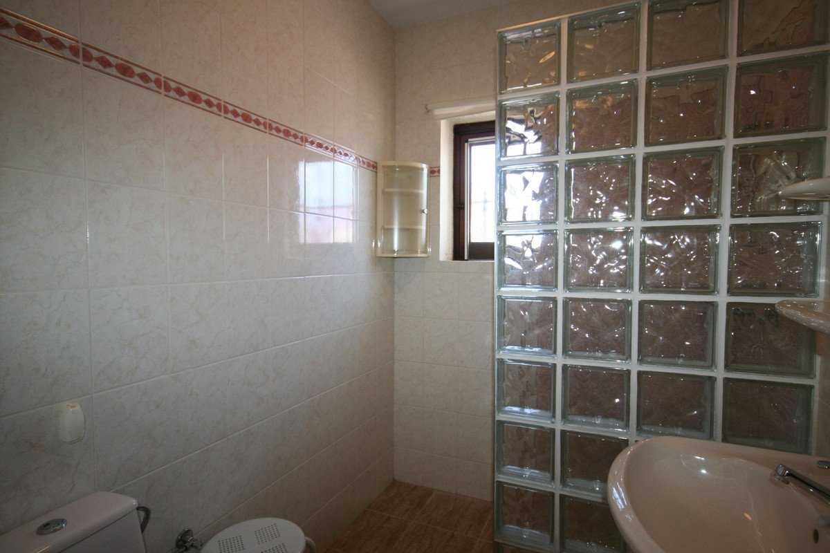 4 Bed Detached Villa in Pedreguer